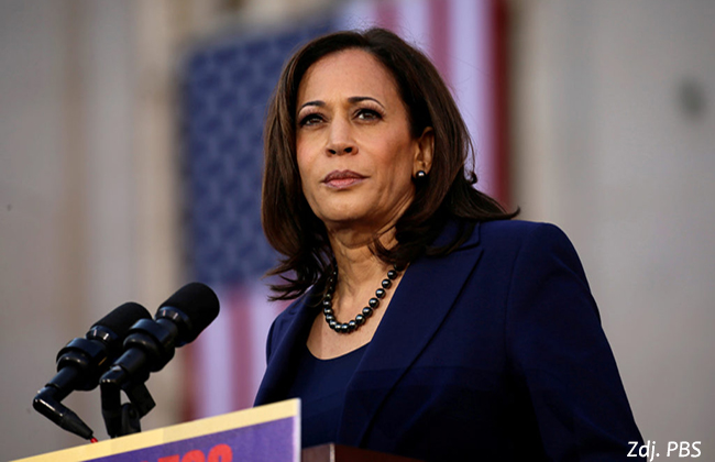 FILE PHOTO: U.S. Senator Kamala Harris launches her campaign for president of the United States at a rally at Frank H. Ogawa Plaza in her hometown of Oakland, California, U.S., January 27, 2019.  REUTERS/Elijah Nouvelage/File Photo