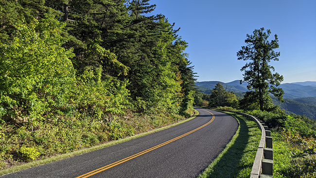 4n Droga Skyline Drive poprzez park narodoy Shenandoah