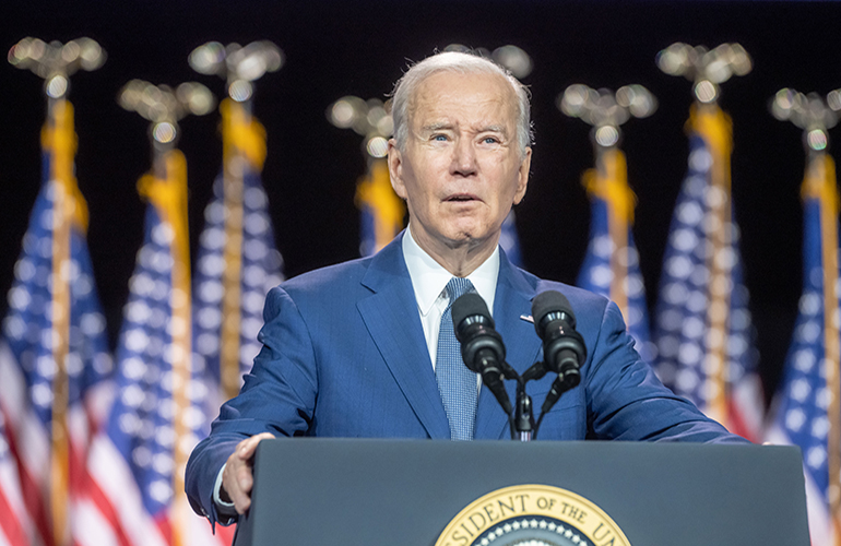 (NEW) President Biden Delivers Remarks On The Debt Ceiling. May 10, 2023, Valhalla, New York, USA: U.S. President Joe Biden Speaks on the debt limit during an event at SUNY Westchester Community College on May 10, 2023 in Valhalla, New York, USA. U.S. President Joe Biden on Wednesday blasted Republican-demanded spending cuts as "devastating," making his case in a campaign-style speech to voters as lawmakers met in Washington on raising the government's borrowing limit to avoid a potentially catastrophic U.S. Credit: M10s / TheNews2 (Foto: M10s/TheNews2/Deposit Photos)