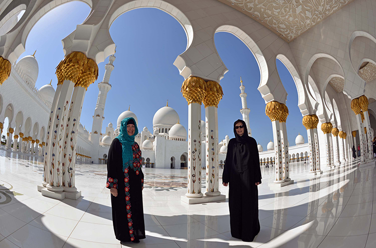 EMIRATY cz 1f W meczecie szejka Zayida Emirat Abu Dhabi