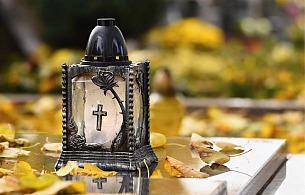 Jak pogodzić Halloween z polską tradycją Wszystkich Świętych